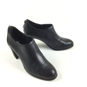EILEEN FISHER Black Leather Zipper Bootie Sz 8